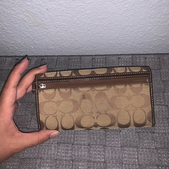 Vintage Coach Brown and Tan Wallet with Buckle - Picture 6 of 13